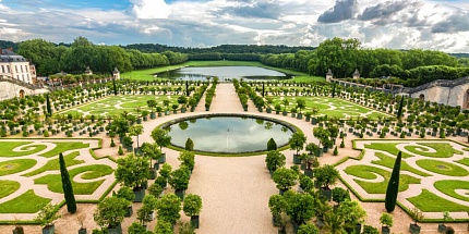 Maison Francis Kurkdjian, принадлежащий LVMH, проспонсировал парк в Версале