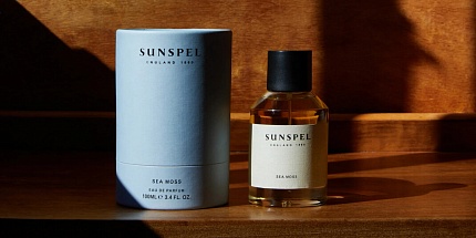 Британский парфюмер Лин Харрис составила Sea Moss и Green Cedar для Sunspel